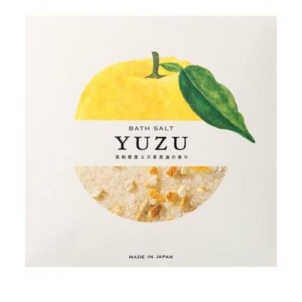 ●デイリーアロマジャパン 高知県産YUZU ピール入りバスソルト●高知県産ユズ精油(*1)×ユズ果皮(*2)の天然アロマを楽しみながら、瀬戸内産のお塩(*3)の温浴効果と、オーガニックアルガンオイル(